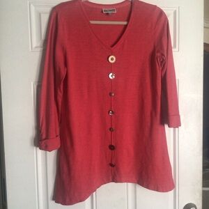 ‼️MOVING‼️ JM Collection Coral Top Sz. Small. Button Accents. Asymmetric Hem.